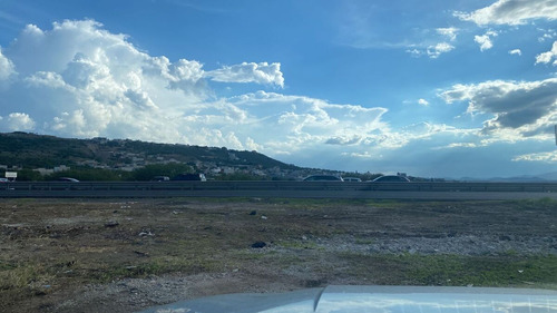 Terreno Con Uso De Suelo Comercial, Servicios, Habitacional O Industrial