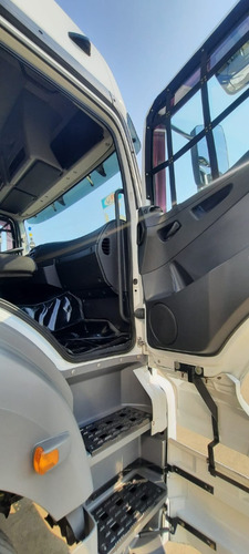 Mb Axor 2544 6x2, Ano 2021/21 C/leito Teto Alto Automática