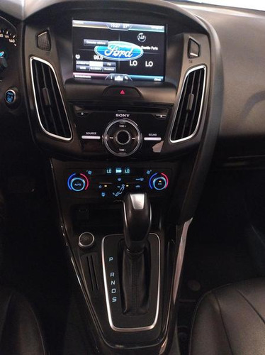 Ford Focus Titanium 2.0 16v