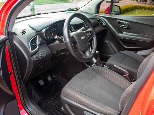 Imagen 9 de 15 de Chevrolet Trax 2018 5p Ls L4/1.8 Man