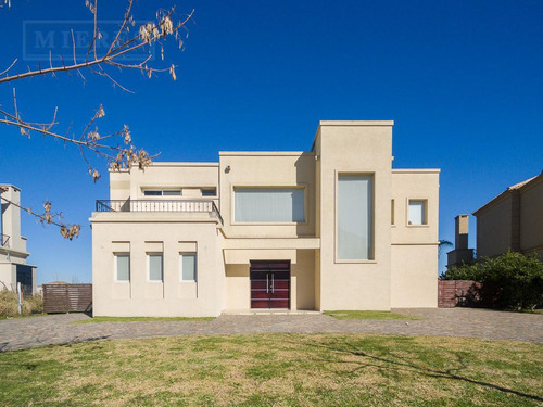 Casa En Venta, Lote A La Laguna, San Francisco Villanueva.