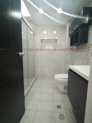 Apartamento En Alquiler El Peñon. Semi Equipado Con Terraza