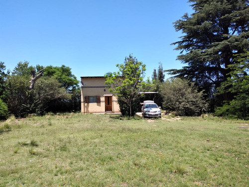 B° Villa Galicia, Casa En 2 Plantas Con Amplio Parque