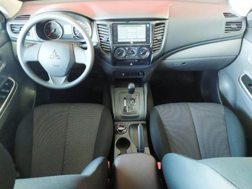 Imagem 9 de 12 de Mitsubishi L200 Triton Outdoor Gls 2.4