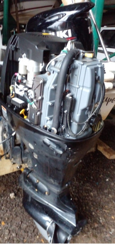 Imagen 10 de 15 de Traker Cabinado 835 Suzuki 4t Lancha Traker