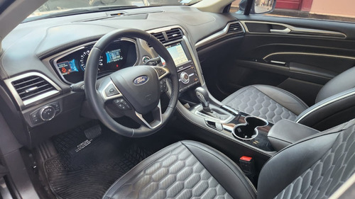 Imagen 8 de 10 de Ford Mondeo Vignale Hybrid 2020