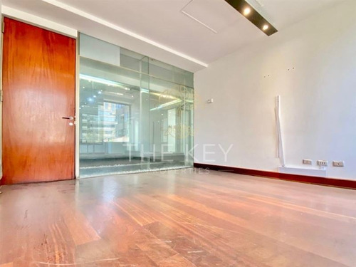 Imagen 21 de 24 de Oficina Arriendo 14 Espacios De Trabajo - El Golf Las Condes