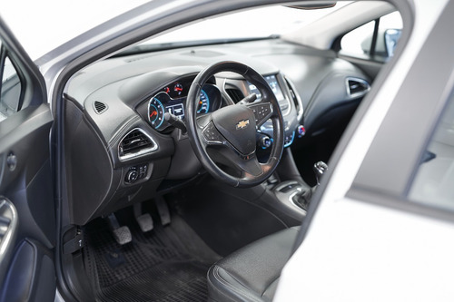 Imagen 12 de 17 de Chevrolet Cruze 1.4 4p Lt 2019