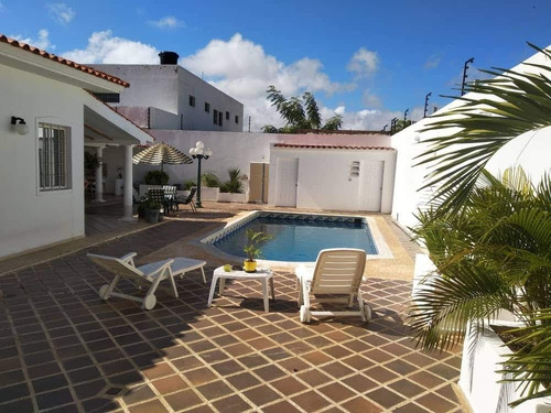 Casa En Venta Urbanización Costa Azul Isla De Margarita Vzla