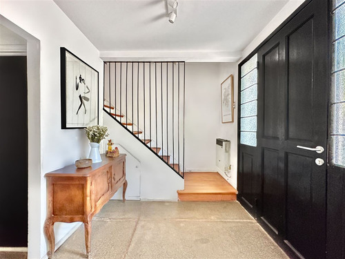 Casa En Venta De 3 Dorm. En Las Condes