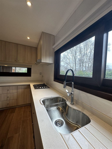 Casa En Venta De 5 Dorm. En Condominio Canto Del Estero