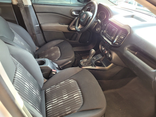 Imagem 7 de 10 de Fiat Toro Endurance Automática 1.8 Completa At6