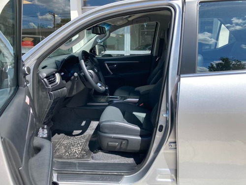 Imagen 11 de 17 de Toyota Sw4 2.8 Tdi 6 A/t 7 Asientos Srx 4x4 0km My2023