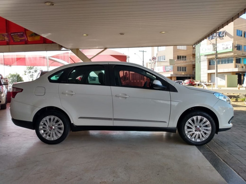 Imagem 5 de 10 de Grand Siena Essence 1.6 Flex 2016