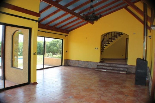 Se Vende Casa En Mantagua Estilo Colonial, Con Vista Privile