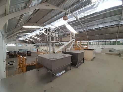 Imagen 16 de 30 de Galpón Comercial En Venta En Zona Industrial 2 Barquisimeto Lara ++23-14465 */ M.c T. N° +0-4-2-4- 5.5.6. 5.7. 5.9 *--**