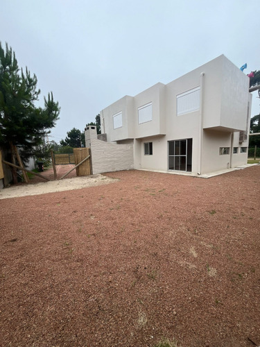 Venta Casa 3 Dormitorios Médanos De Solymar Con Cochera