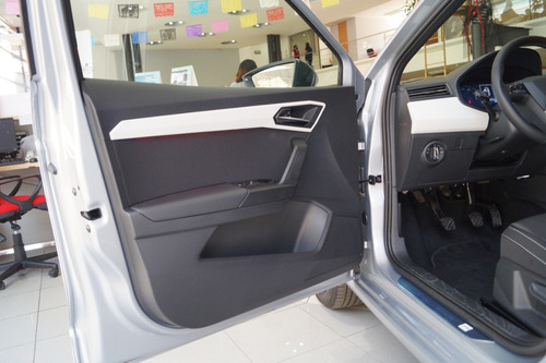Imagen 10 de 15 de Seat Ibiza Xcellence Plata 2021