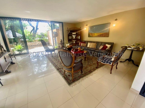 Casa En Venta, Ubicada En La Urbanizacion El Cafetal Mls #24-221