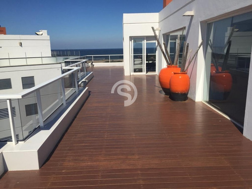 Penthouse En Playa Brava En Alquiler- Ref: 3262