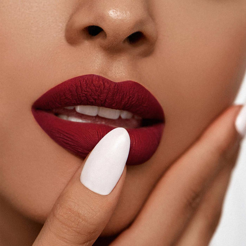 Labial Matte Wasp Sting Larga Duración Arantza