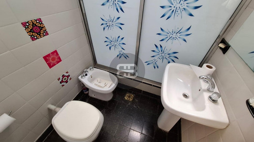 Casa En Lote Propio Con Patio Y Terraza
