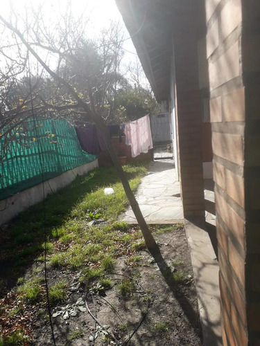 Casa En Alquiler - 2 Dormitorios 1 Baño - 90mts2- Manuel B Gonnet