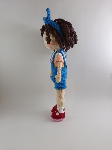 Muñeca Amigurumi Crochet Tejida A Mano