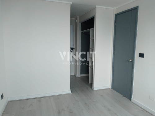 Departamento De 1d + E + B / 50%dcto/ La Cisterna