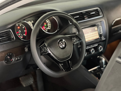 Volkswagen Jetta 2.0 Comfortline Flex Aut 4p