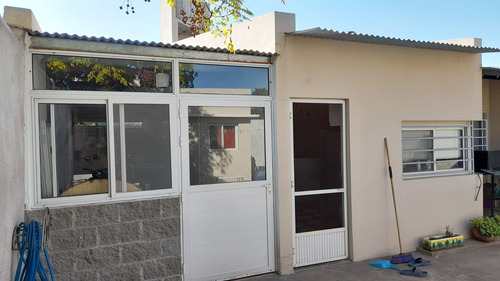 Venta De Casa Dos Dorm. + Dorm Y Baño De Servicio