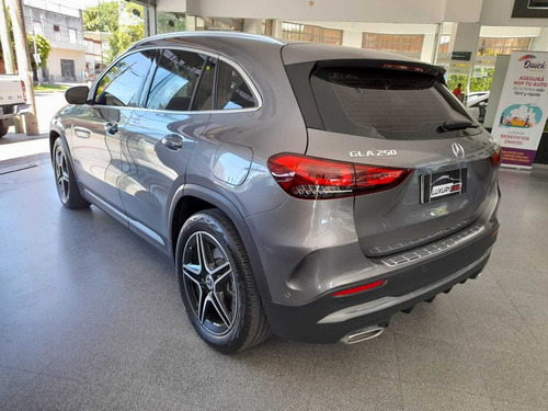 Mercedes-benz Clase Gla 2021 1.6 Gla250 Amg-line 211cv