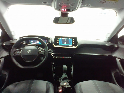 Imagen 8 de 13 de Peugeot Nueva 2008 Allure Pack 5p 1.2 Puretech 130hp Aut6vel