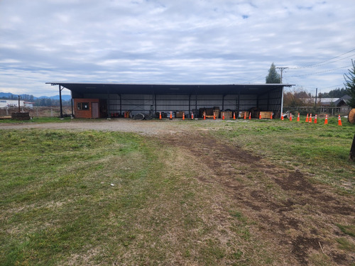 Se Arrienda Bodega Con Cabaña