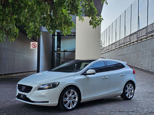 Volvo V40 1.6 T4 At High Luxury 180cv