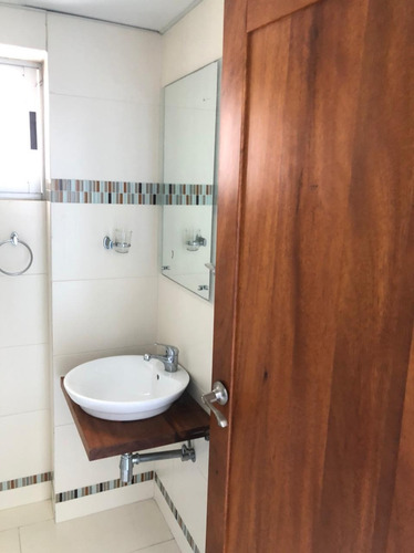 Se Vende Hermoso Y Confortable Apto. En Piantini