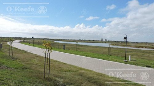 Imperdible Lote En Venta A Laguna En Barrio Villalobos - Hudson - Oportunidad.