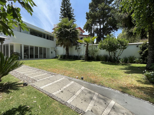 Espectacular Casa Con Excelente Ubicación En La Mejor Zona De La Herradura
