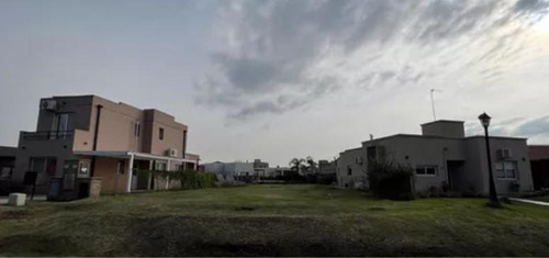Excelente Lote Central En La Cañada De Pilar. Barrio Los Arces