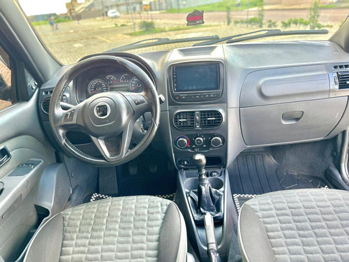 Fiat Strada 1.8 16v Adventure Cab. Dupla Flex 3p