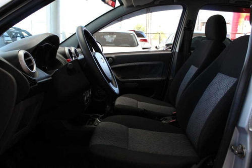 Ford Fiesta 1.6 8v Flex 5p