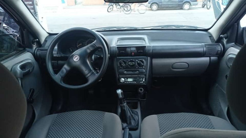 Imagem 12 de 13 de Chevrolet Corsa Classic 2009 1.0 Spirit Flex Power 4p 77 Hp