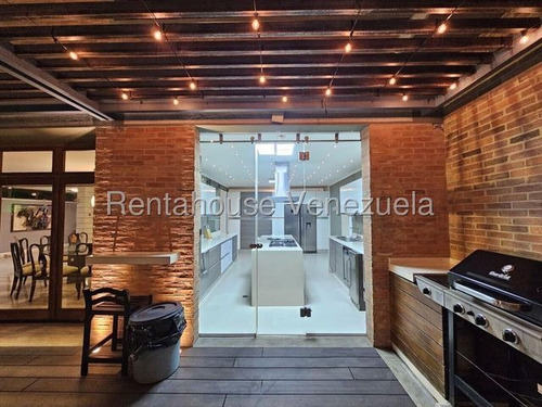Agp Moderna Casa En Venta En Lomas De Chuao, Con Hermosa Áreas Sociales 25-21600 Ys