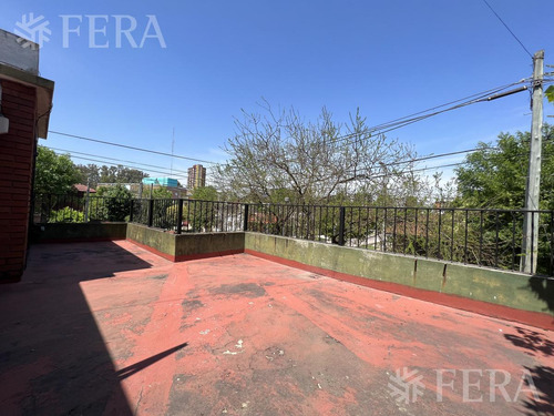 Venta Casa 3 Ambientes Con Cochera, Patio Con Parrilla Y Terraza En Wilde