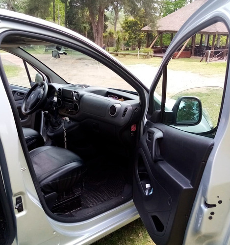 Imagen 4 de 17 de Citroën Gran Berlingo Diesel Con Rampa Para Silla De Ruedas