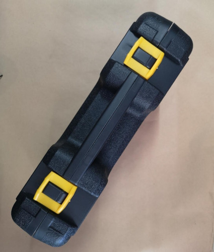 Imagen 3 de 10 de Hidrolavadora 12v Portatil Valija Bolso 100w Con Accesorios
