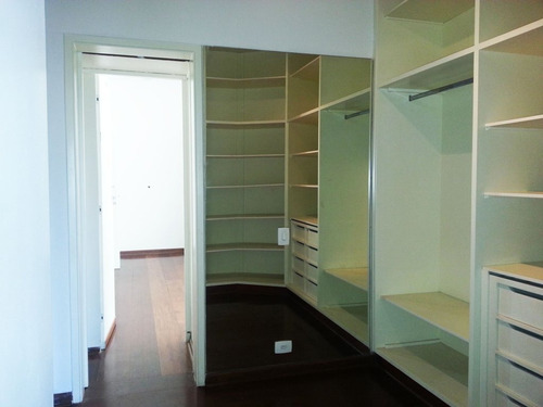 Imagem 13 de 17 de Casa Térrea, 4 Dormitórios - Reo95333