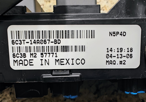 2006 Ford F350 6.8l 6c3t14a067 Caja Fusibles 6c3t-14a067-bd (Usado)