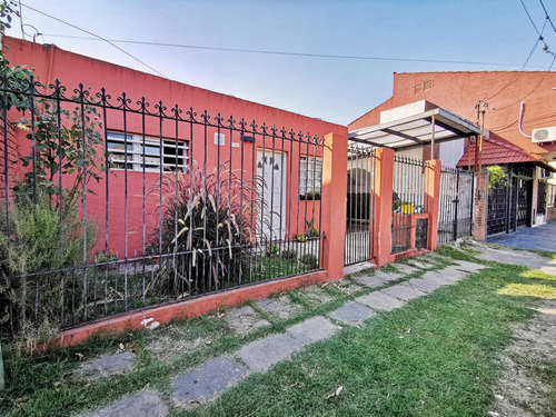 Casa En Venta En Los Hornos