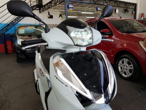 Imagem 4 de 12 de Sh 300i Scooter